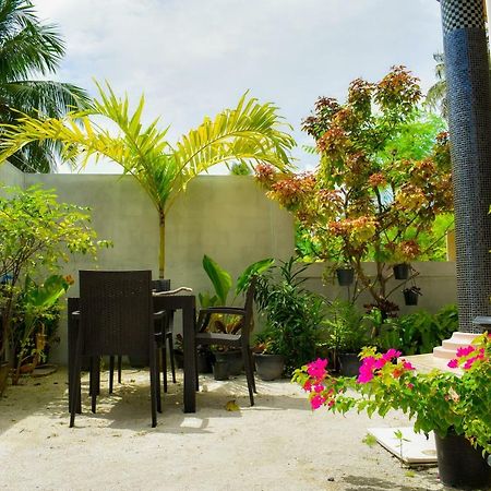 Calyx Grand Fuvahmulah Hotel Buitenkant foto