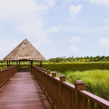 Calyx Grand Fuvahmulah Hotel Buitenkant foto