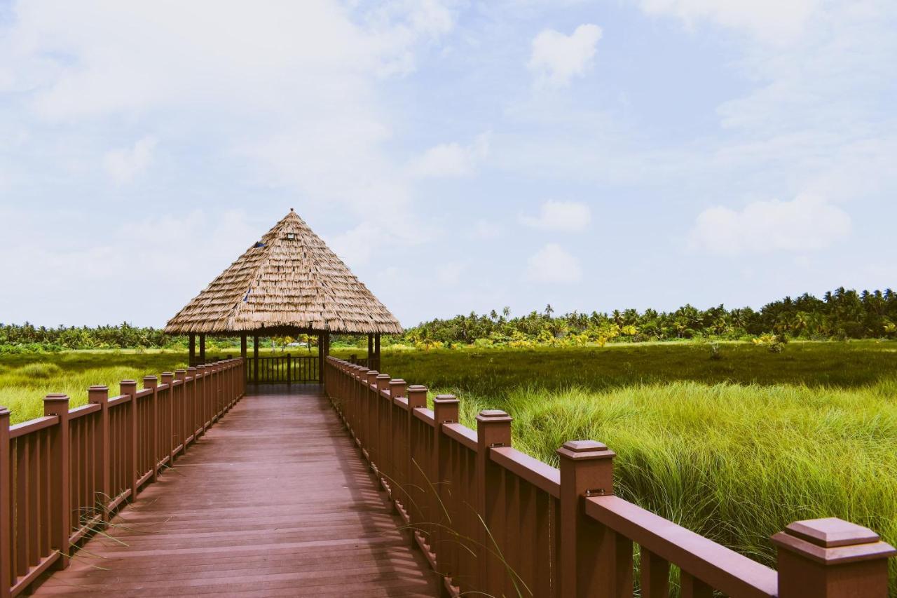 Calyx Grand Fuvahmulah Hotel Buitenkant foto